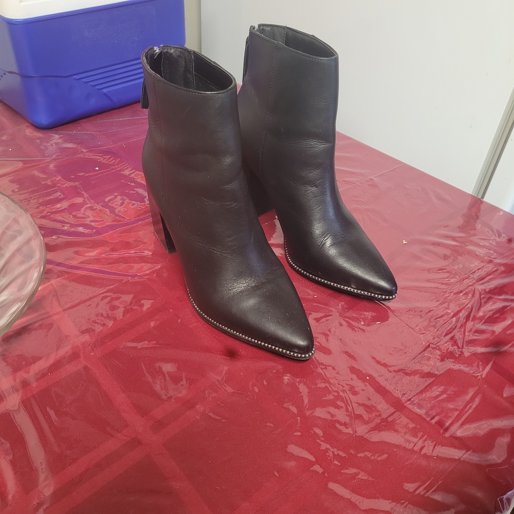 Steve Madden Sleek Black Ankle Booties
